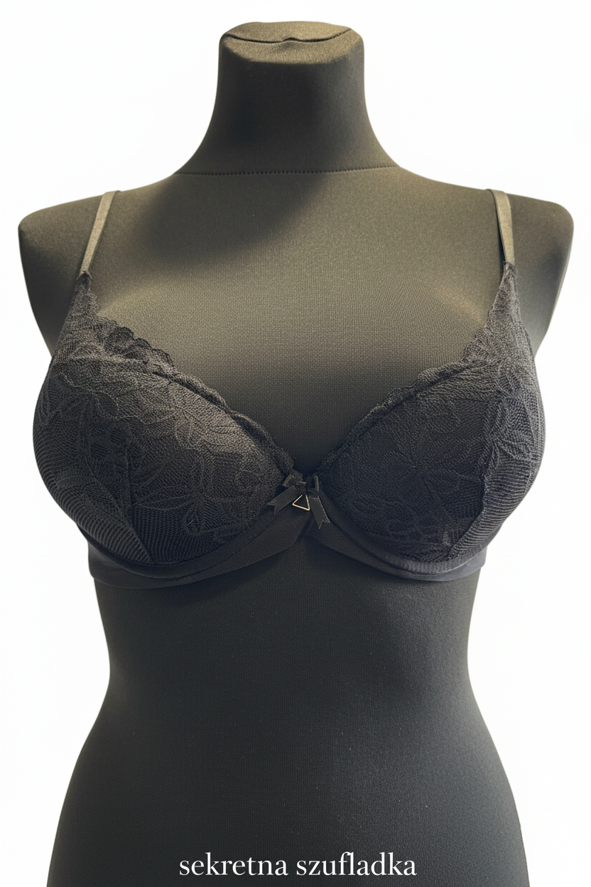 Sekretna Szufladka black lace bra front